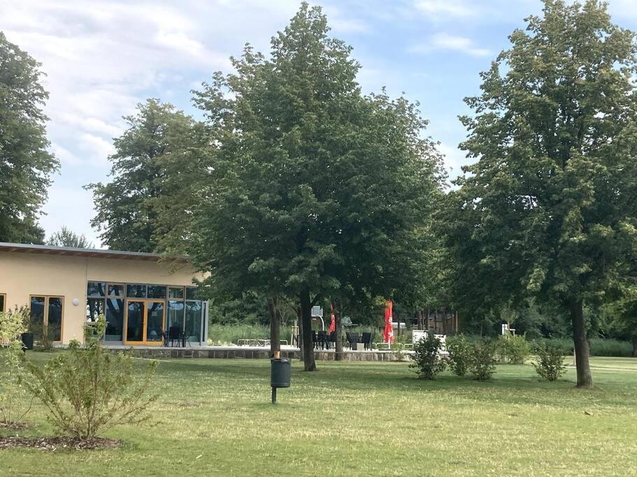 Gemuetliches Holzhaus Am See Warin Zewnętrze zdjęcie