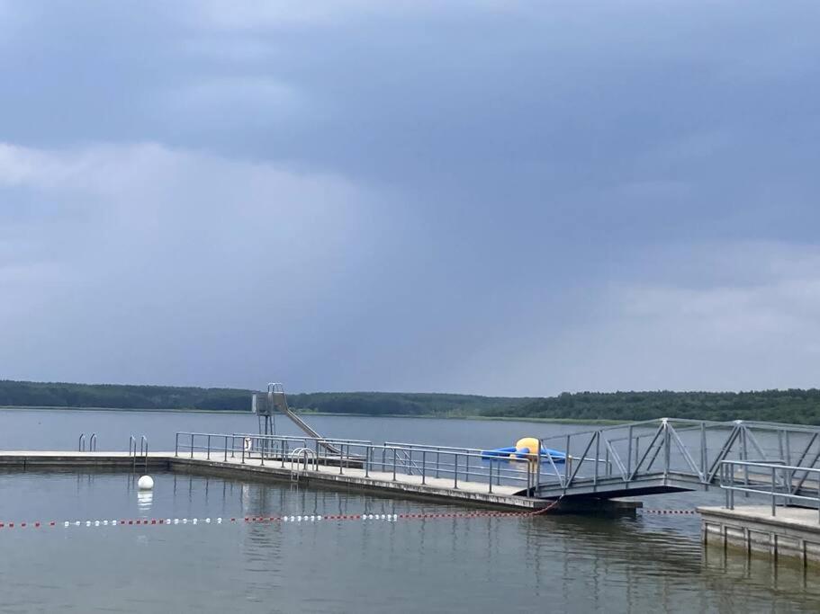 Gemuetliches Holzhaus Am See Warin Zewnętrze zdjęcie